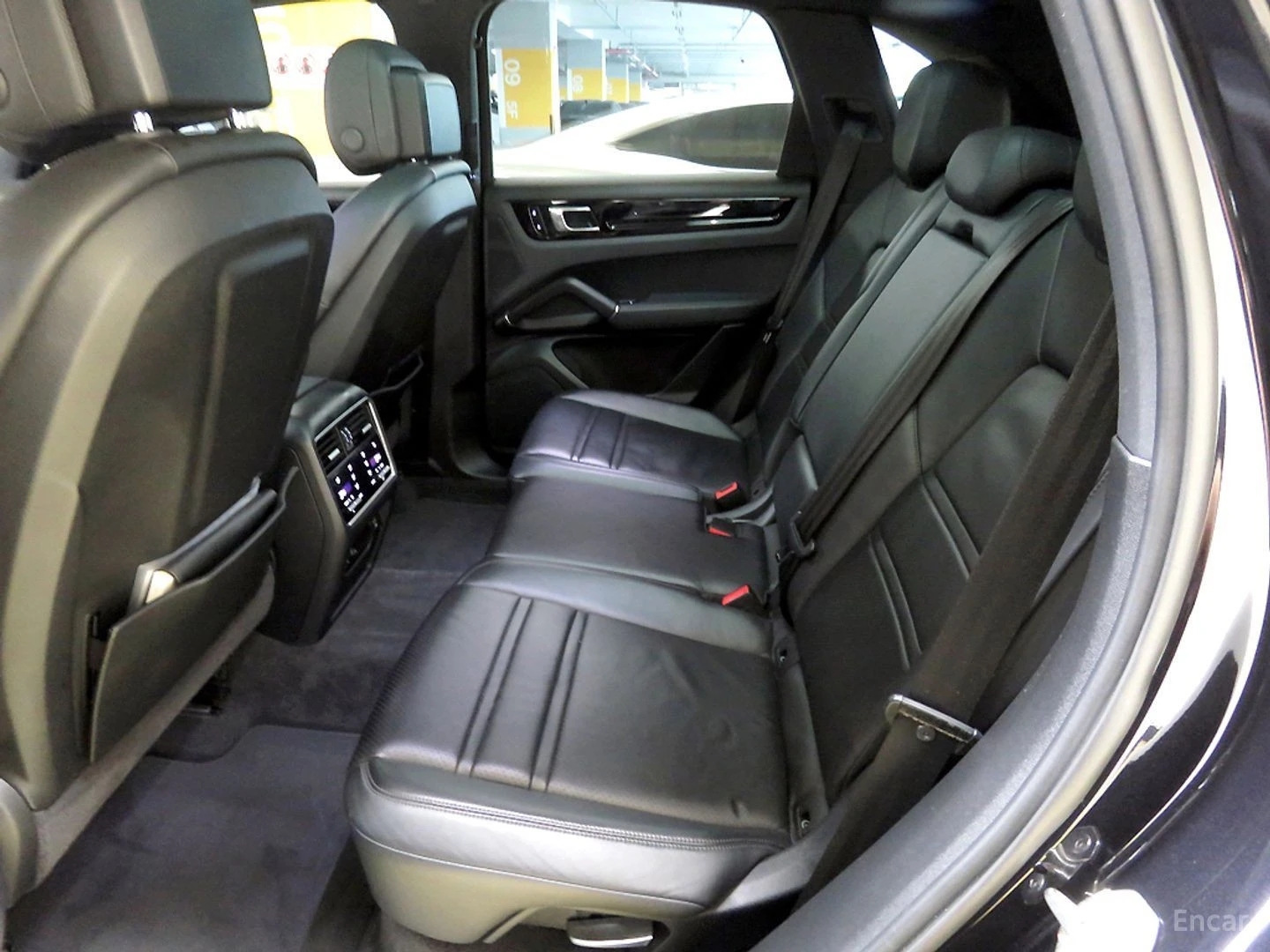 Porsche Cayenne 3.0* КОЖА* ОБДУХВ* НАВИ* ПАНО* 360, снимка 6 - Автомобили и джипове - 55528754