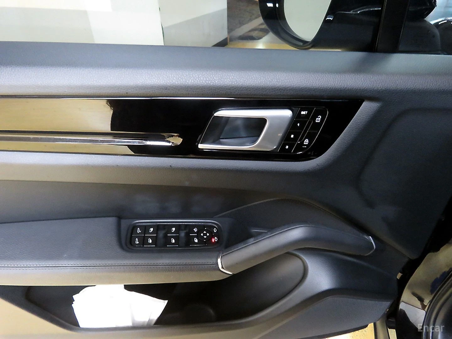 Porsche Cayenne 3.0* КОЖА* ОБДУХВ* НАВИ* ПАНО* 360, снимка 15 - Автомобили и джипове - 55528754