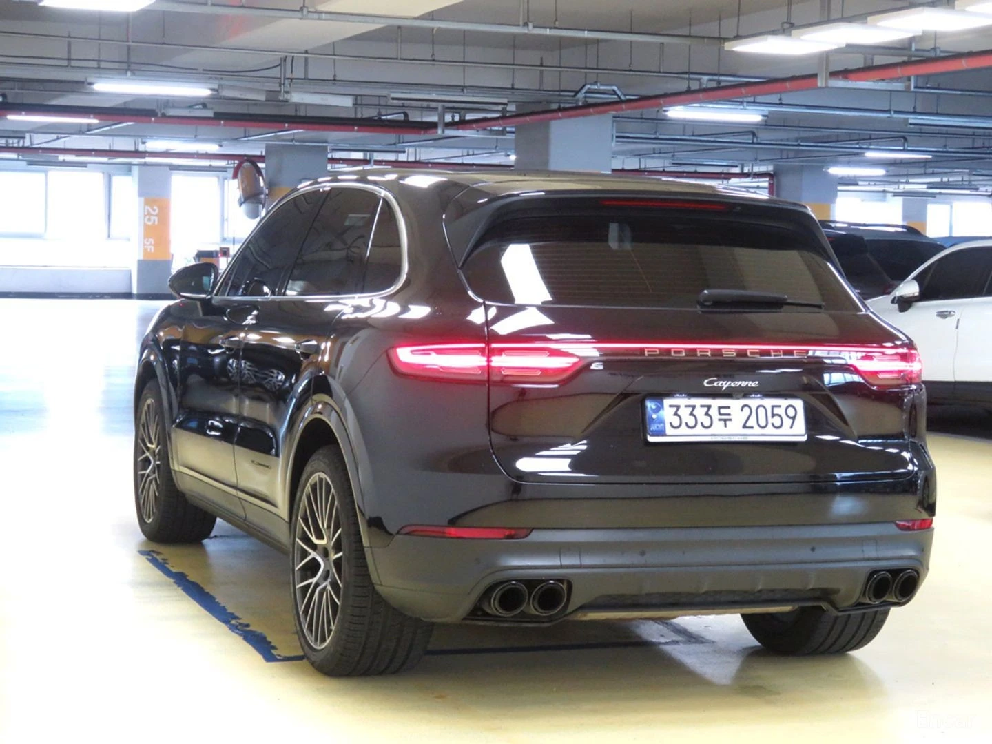 Porsche Cayenne 3.0* КОЖА* ОБДУХВ* НАВИ* ПАНО* 360, снимка 4 - Автомобили и джипове - 55528754