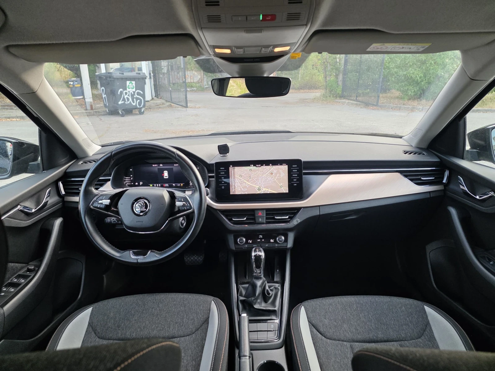 Skoda Kamiq 1.0TSI/АВТОМАТИК/ЛЕД, снимка 13 - Автомобили и джипове - 55904942