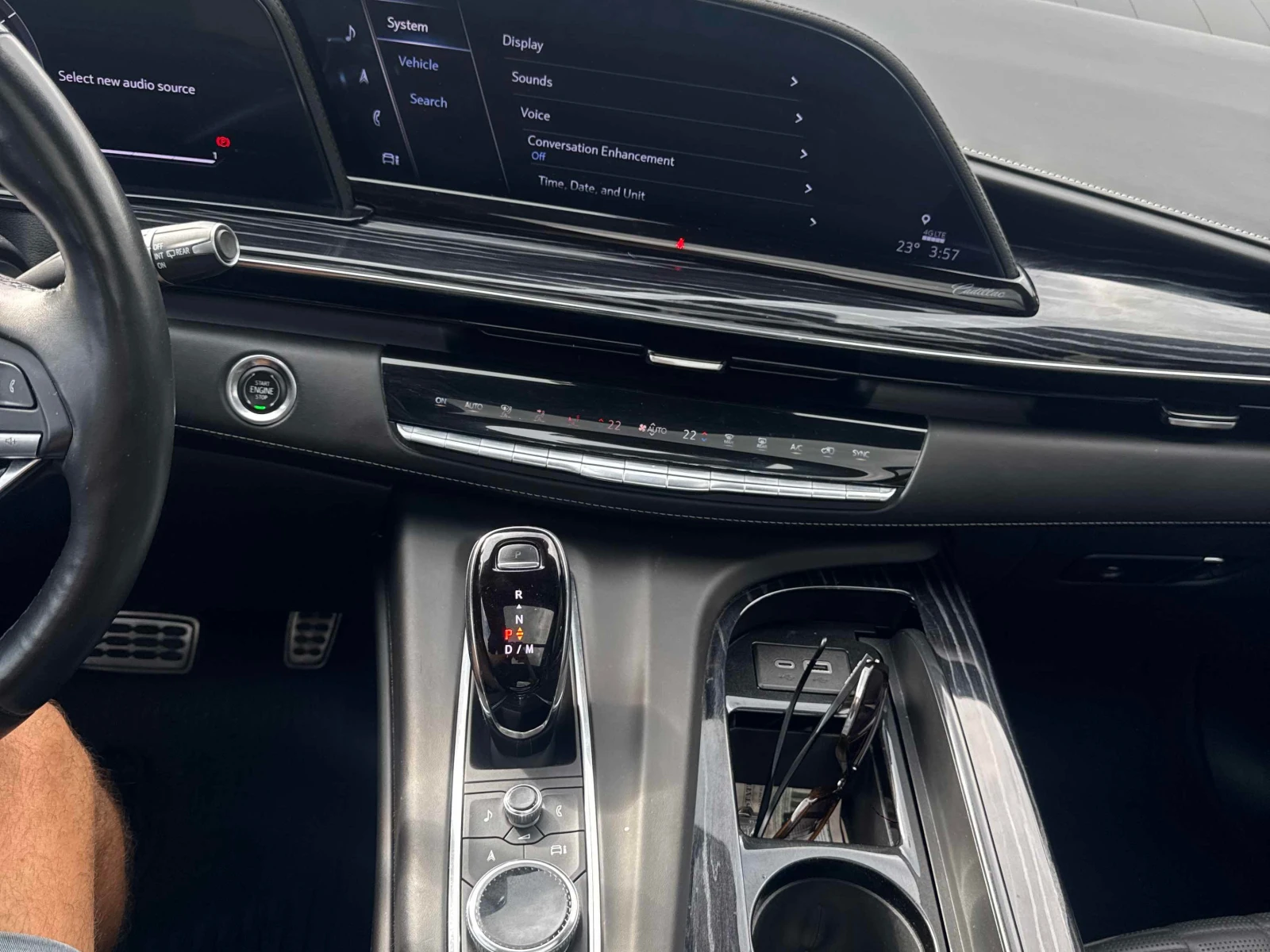 Cadillac Escalade * AWD V Series* АВТОКРЕДИТ БЕЗ ПЪРВОНАЧАЛНА ВНОСКА, снимка 9 - Автомобили и джипове - 55949953