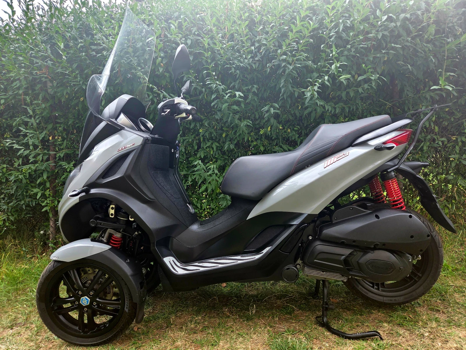 Piaggio Mp3 300i, ABS, TC, SPORT, LT, УНИКАТ!!!, снимка 3 - Мотоциклети и мототехника - 54917269