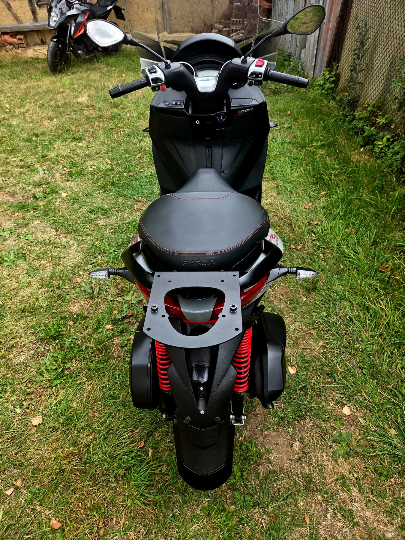 Piaggio Mp3 300i, ABS, TC, SPORT, LT, УНИКАТ!!!, снимка 4 - Мотоциклети и мототехника - 54917269