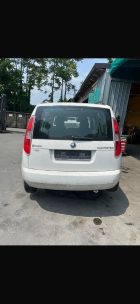 Skoda Roomster 1.2i НА ЧАСТИ!!! - 555 € / 1085.49 лв. - 54855429 3