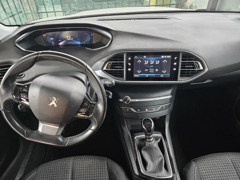 Peugeot 308 1.5 HDI AddBlue Digital Cockpit, снимка 12 - Автомобили и джипове - 48266038