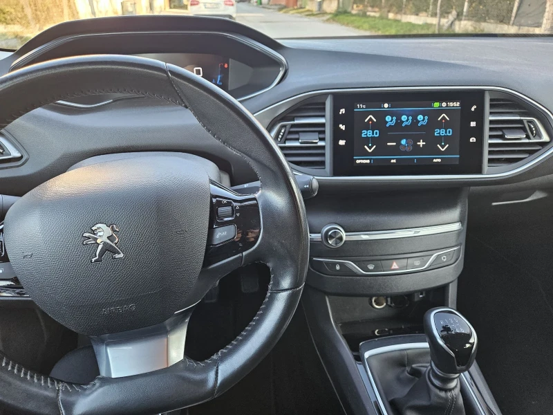 Peugeot 308 1.5 HDI AddBlue Digital Cockpit, снимка 12 - Автомобили и джипове - 47907064