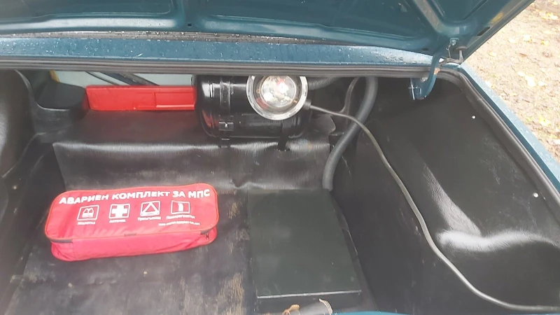 Lada 2105 2001г, снимка 4 - Автомобили и джипове - 52509778