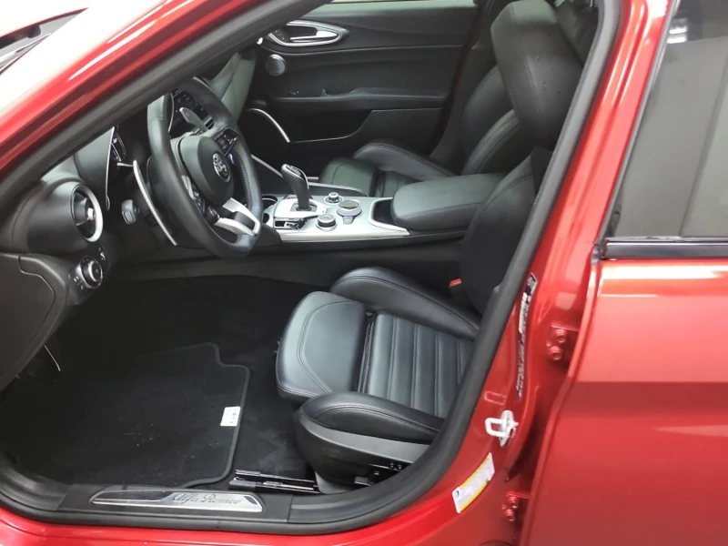 Alfa Romeo Giulia VELOCE* * CARFAX* * АВТОКРЕДИТ* * , снимка 7 - Автомобили и джипове - 52618621