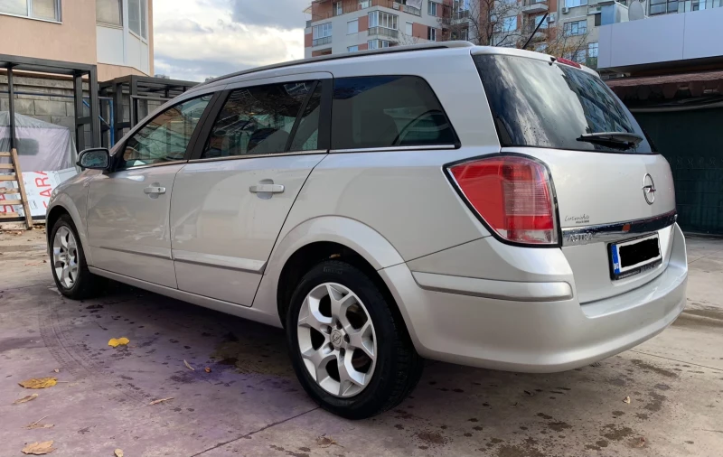 Opel Astra, снимка 5 - Автомобили и джипове - 52834151