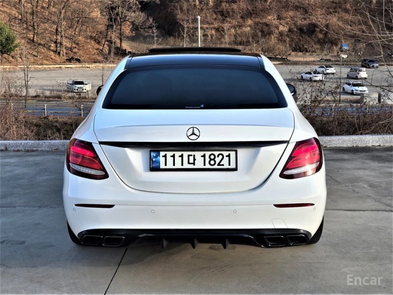 Mercedes-Benz E 220, снимка 5 - Автомобили и джипове - 52887112