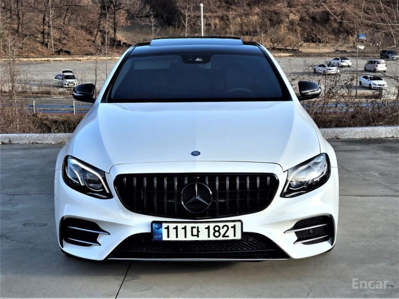 Mercedes-Benz E 220, снимка 4 - Автомобили и джипове - 52887112