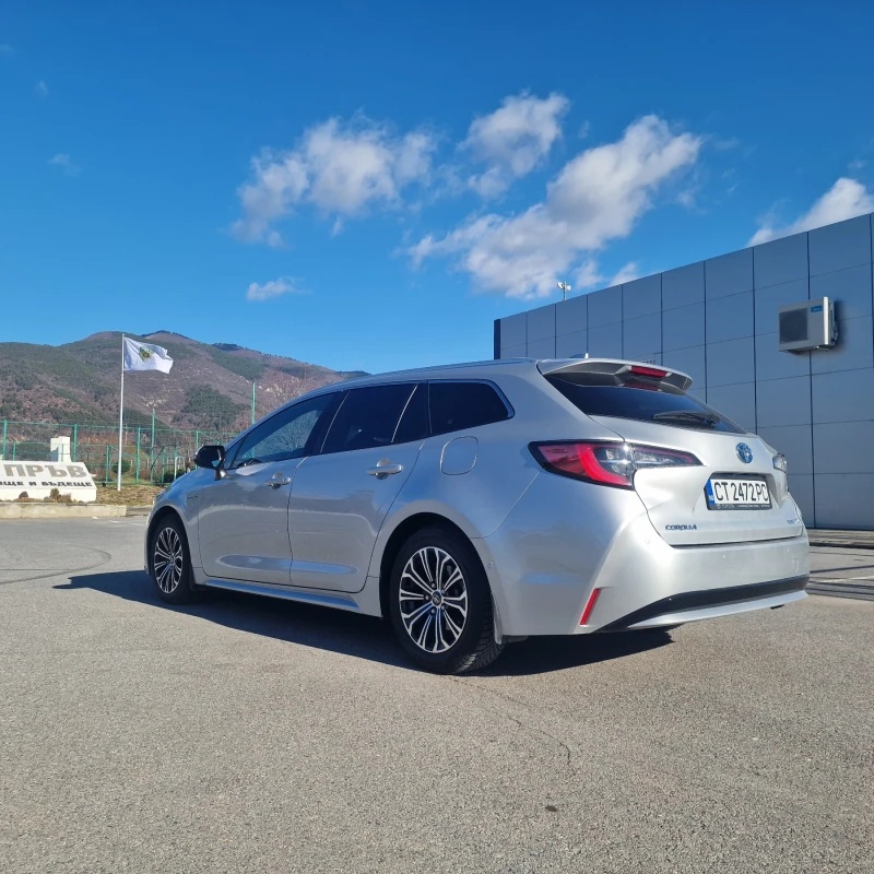 Toyota Corolla Туринг спорт, снимка 9 - Автомобили и джипове - 52922761