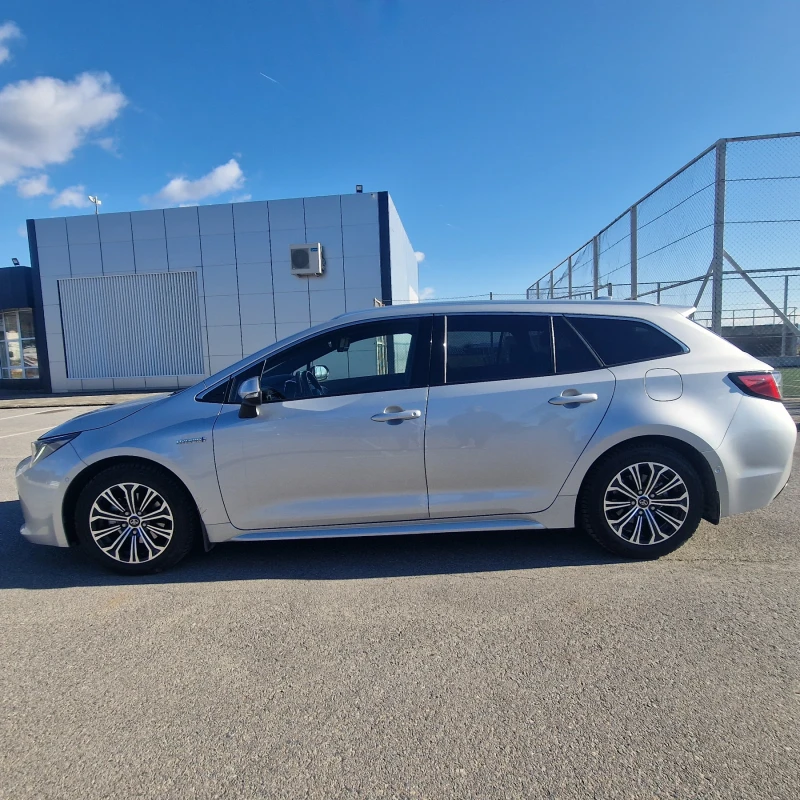 Toyota Corolla Туринг спорт, снимка 8 - Автомобили и джипове - 52922761