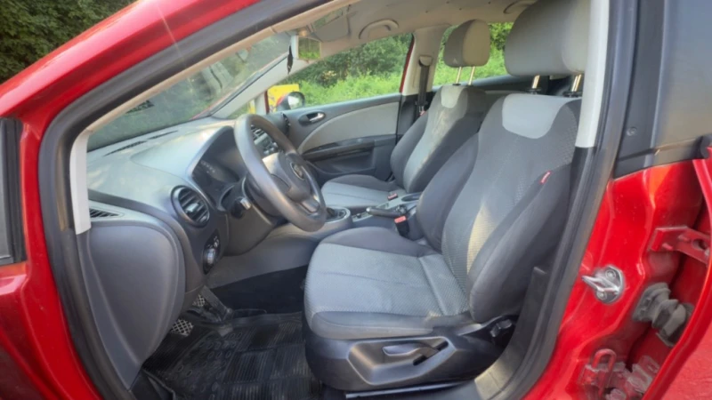 Seat Leon 1.6i, снимка 5 - Автомобили и джипове - 52946986