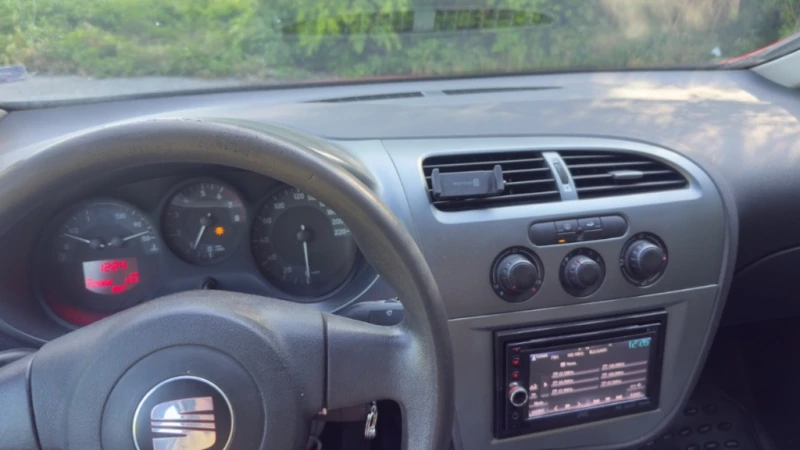 Seat Leon 1.6i, снимка 8 - Автомобили и джипове - 52946986