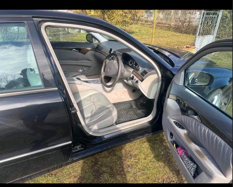 Mercedes-Benz E 320, снимка 9 - Автомобили и джипове - 53502111