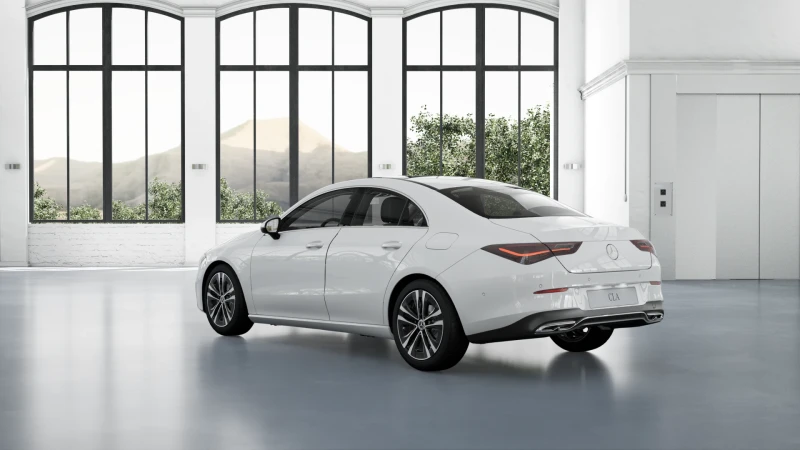 Mercedes-Benz CLA 180, снимка 6 - Автомобили и джипове - 53560951