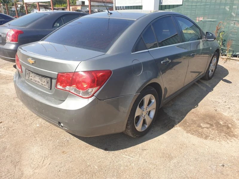 Chevrolet Cruze 2.0D, снимка 4 - Автомобили и джипове - 33587579