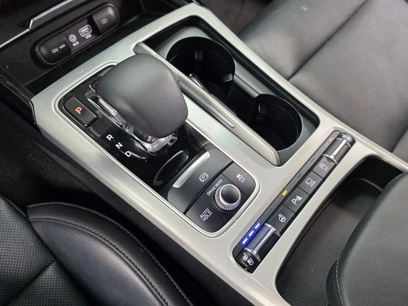 Kia Stinger 2.0 Automatic, снимка 9 - Автомобили и джипове - 55880054