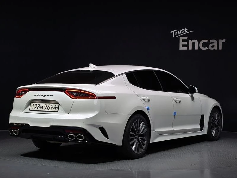 Kia Stinger 2.0 Automatic, снимка 2 - Автомобили и джипове - 55880054