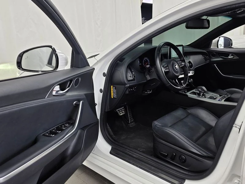 Kia Stinger 2.0 Automatic, снимка 10 - Автомобили и джипове - 55880054