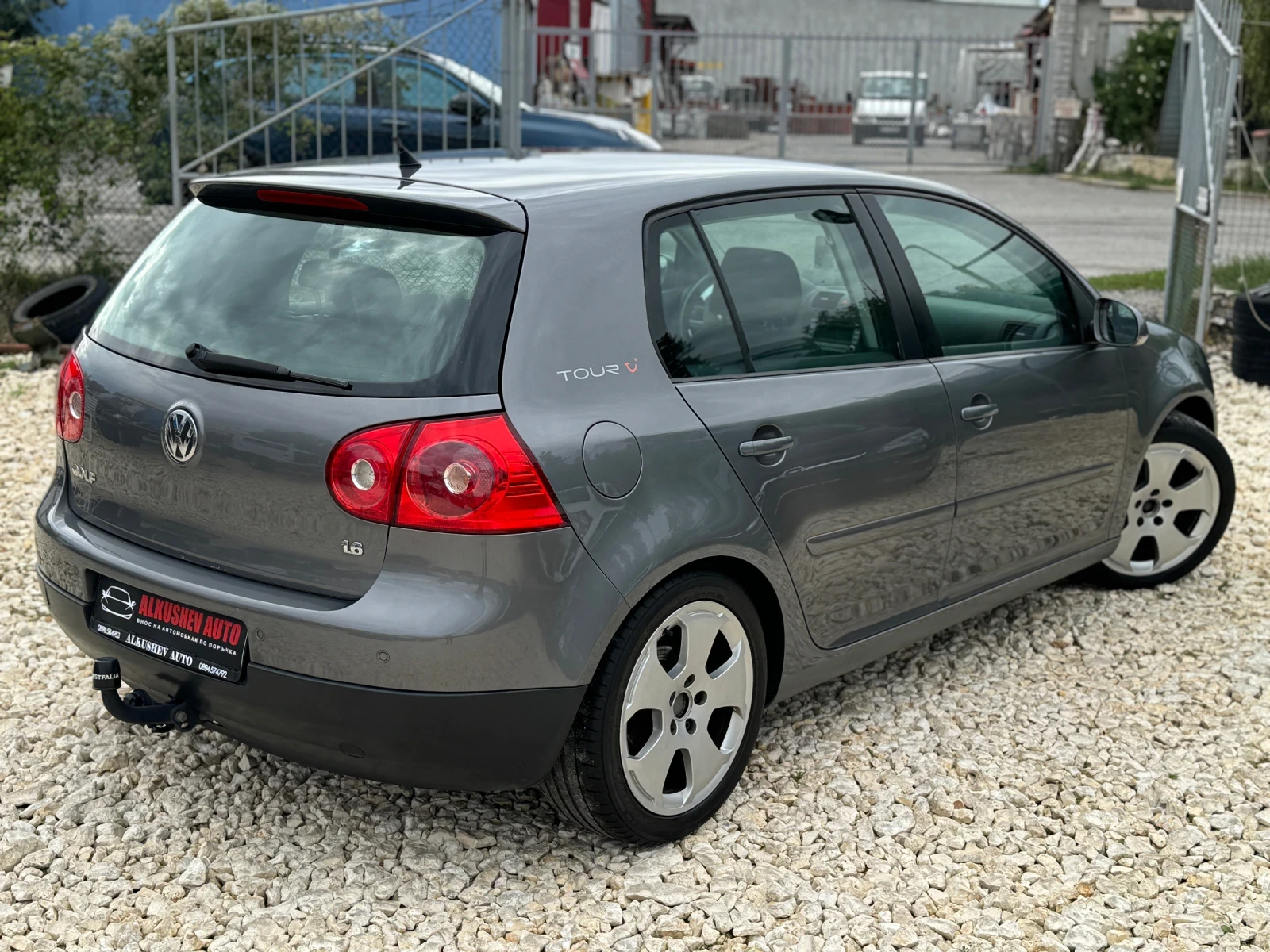 VW Golf 1.6 102кс Автоматик - изображение 6