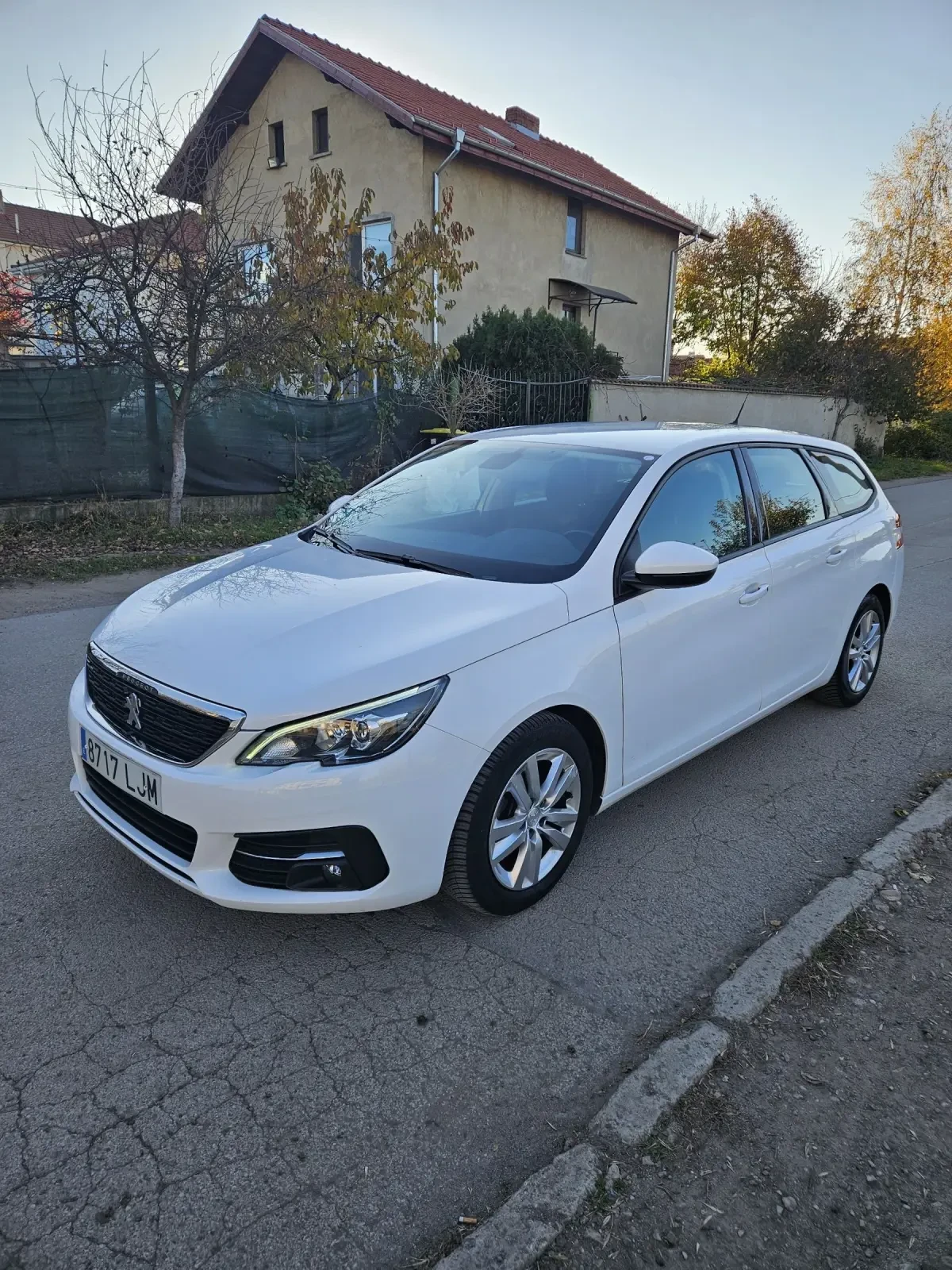 Peugeot 308 1.5 HDI AddBlue Digital Cockpit - изображение 2