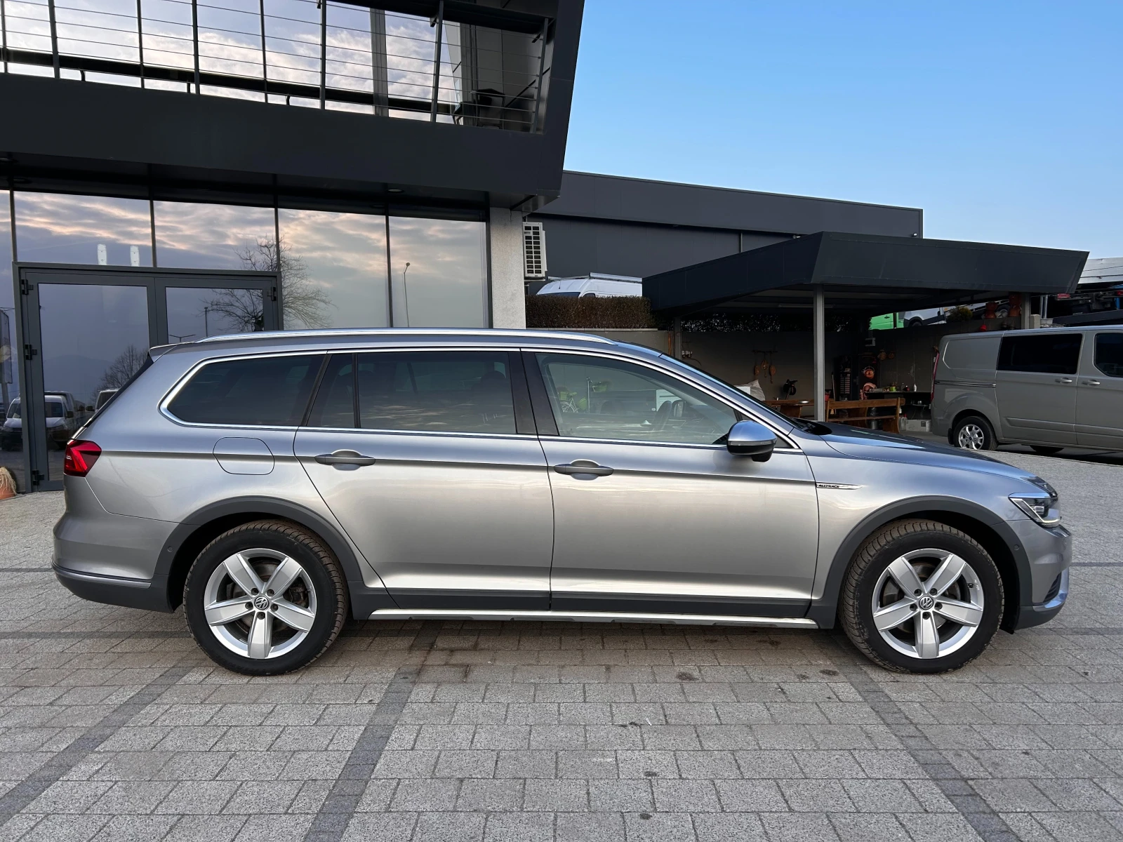 VW Alltrack 2.0TDI 4motion  - изображение 7