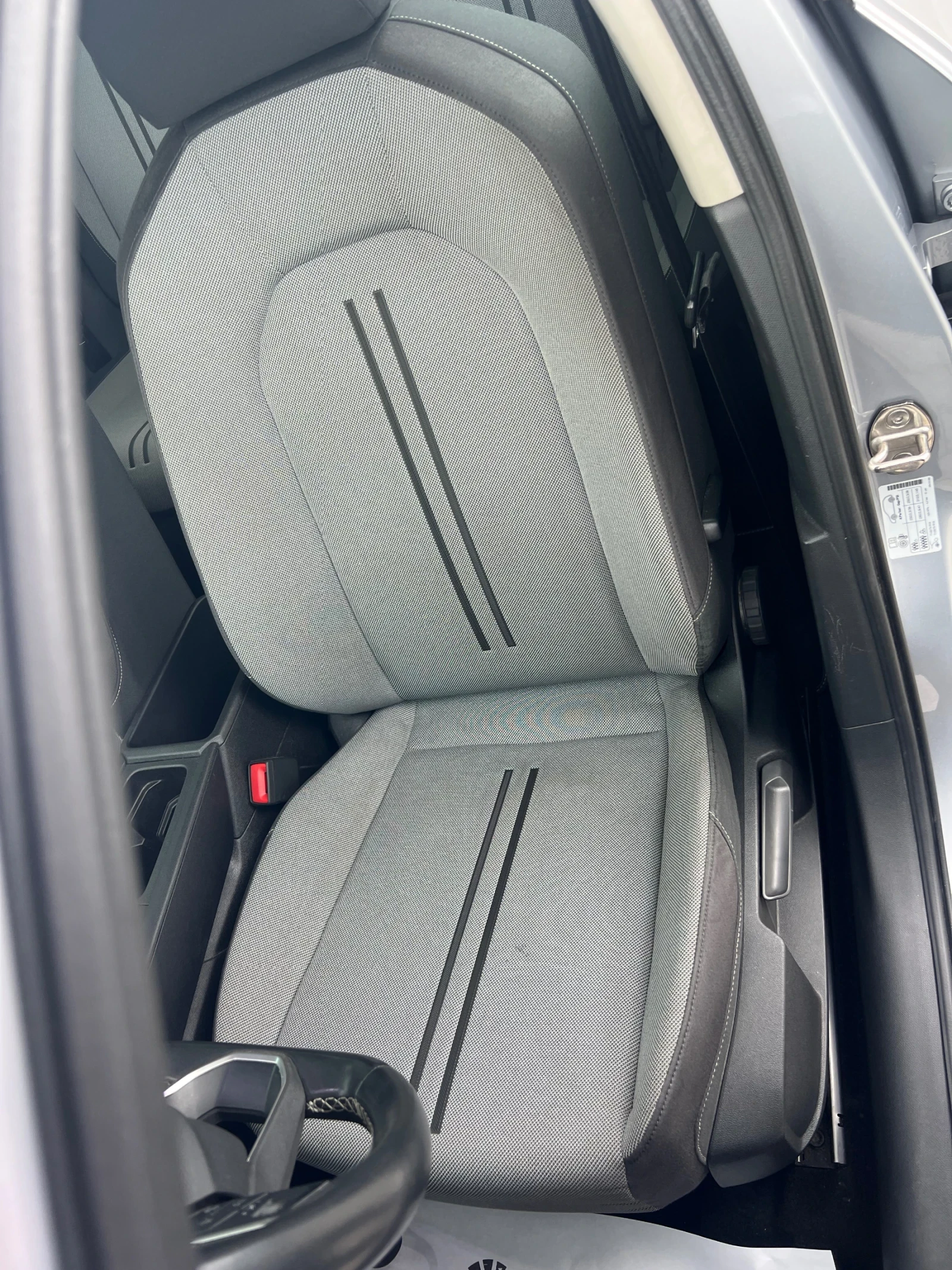 Seat Leon 2.0TDi 150kc NAVi DSG Лизинг - изображение 10