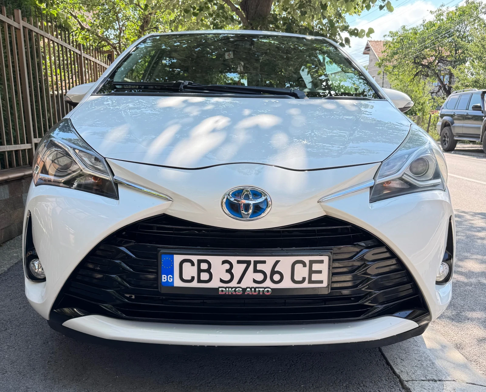 Toyota Yaris Toyota Yaris 1.5 VVT-i (100 Hp) Hybrid e-CVT - изображение 2