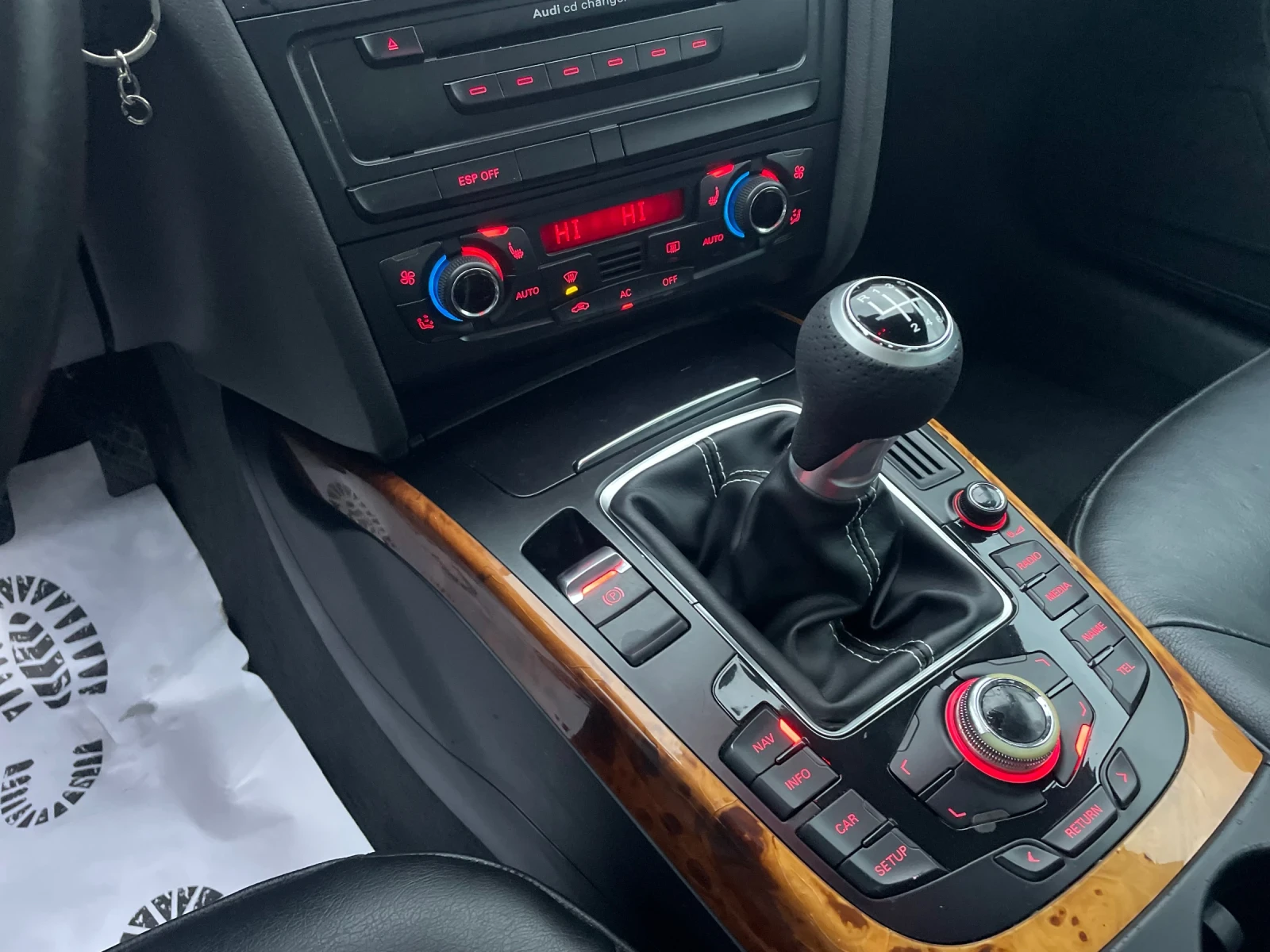 Audi A4 2.0TDI NAVI ПОДГРЕВ LED КОЖА 143КС - изображение 10