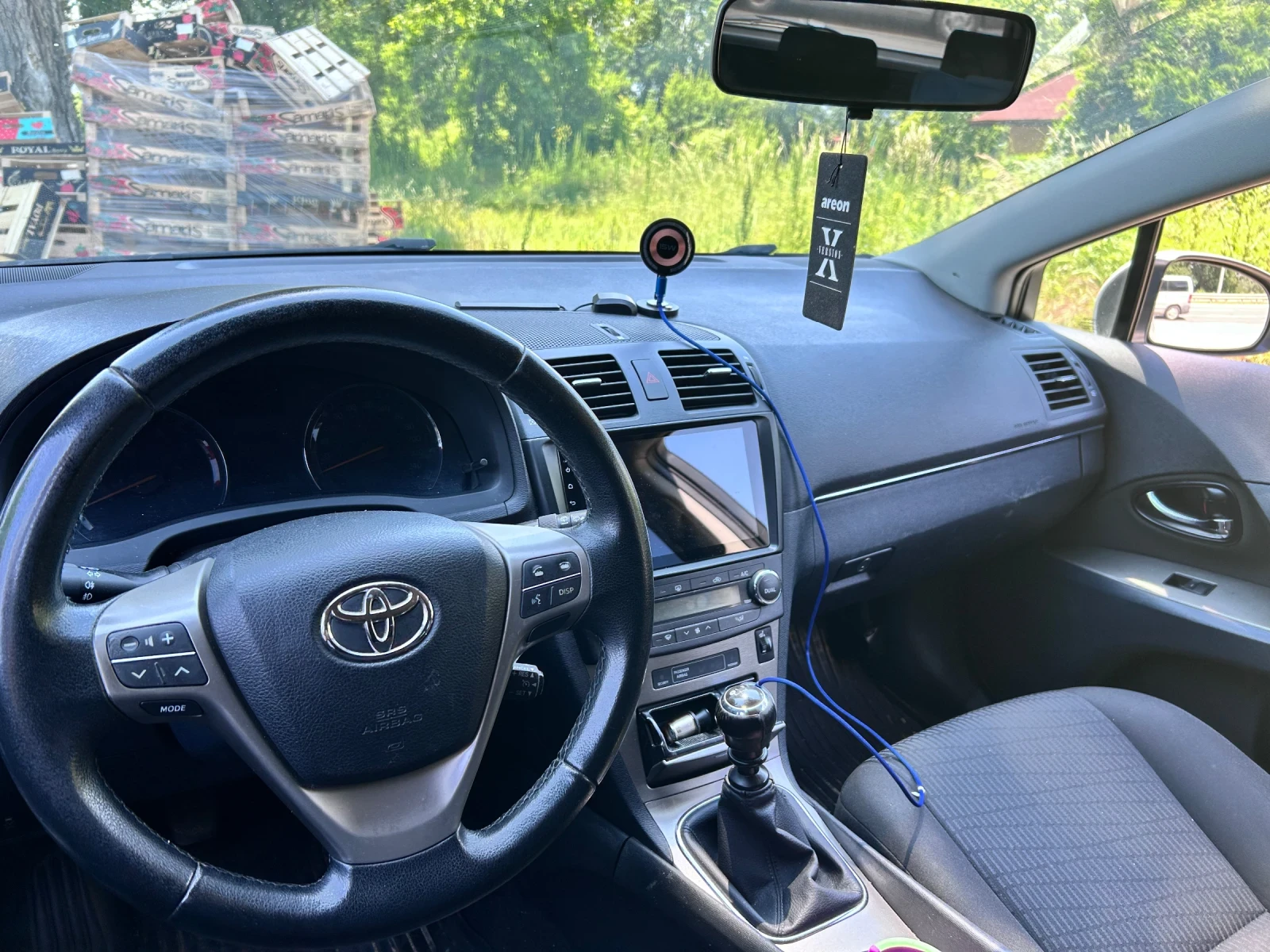 Toyota Avensis Комби, снимка 6 - Автомобили и джипове - 54036023