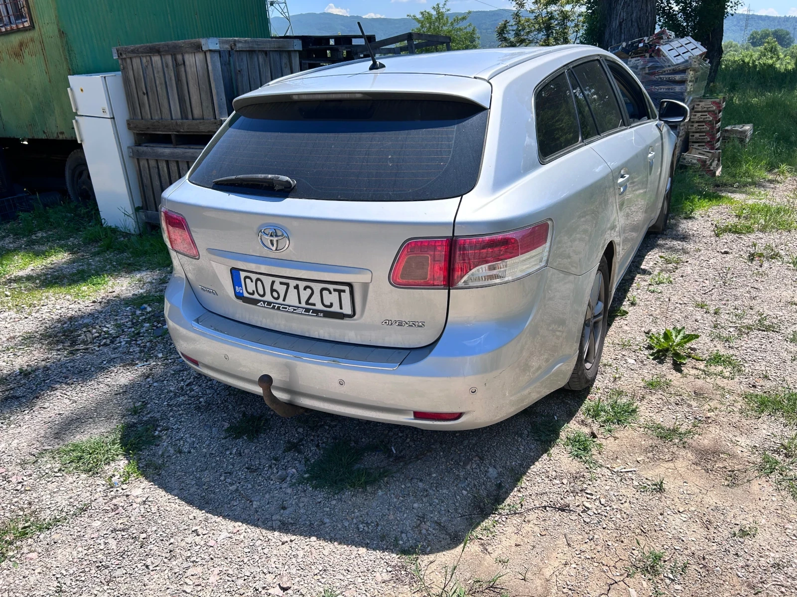 Toyota Avensis Комби, снимка 2 - Автомобили и джипове - 54036023