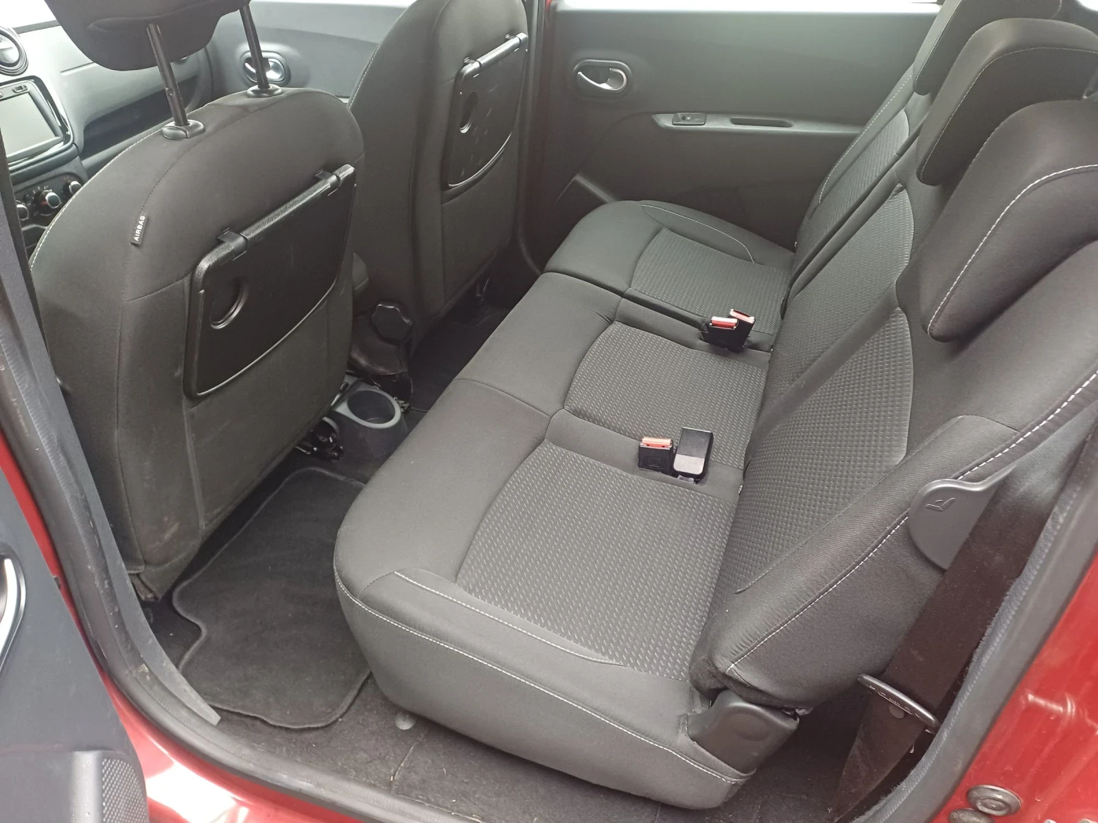 Dacia Lodgy 1.3 131ps 7места, снимка 5 - Автомобили и джипове - 54072029