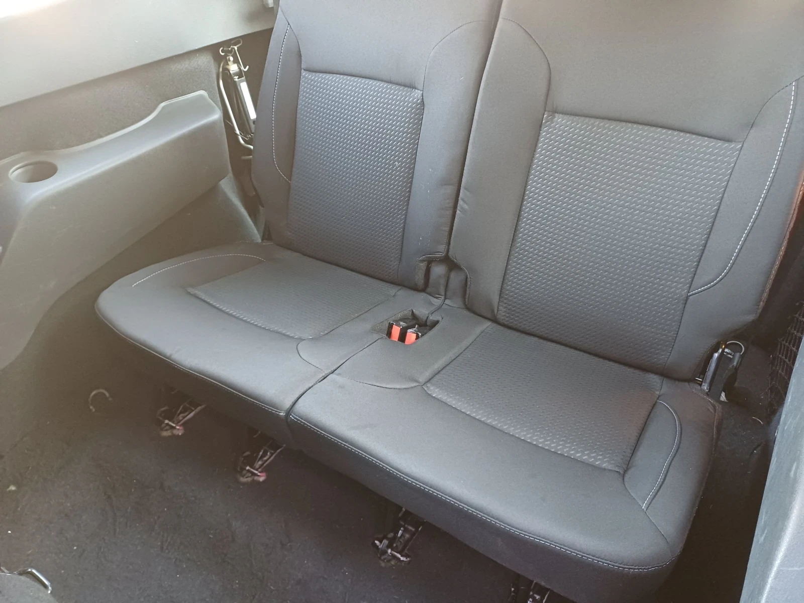 Dacia Lodgy 1.3 131ps 7места, снимка 6 - Автомобили и джипове - 54072029