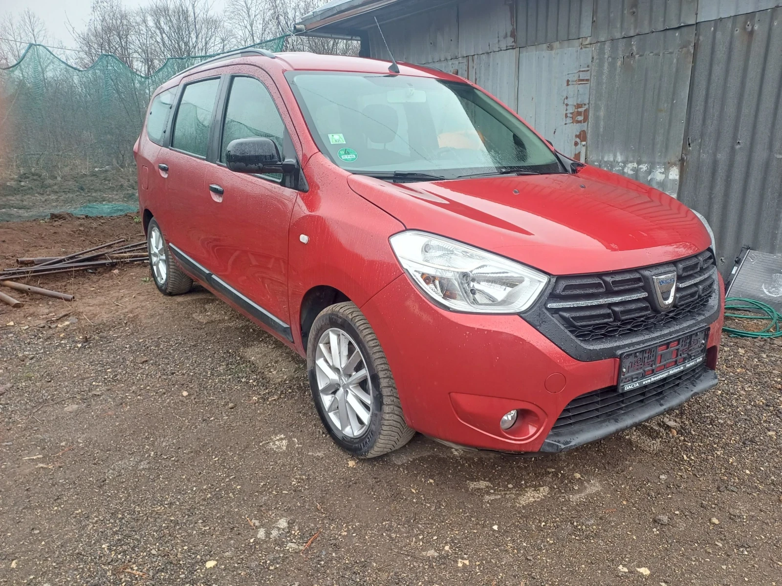 Dacia Lodgy 1.3 131ps 7места, снимка 2 - Автомобили и джипове - 54072029