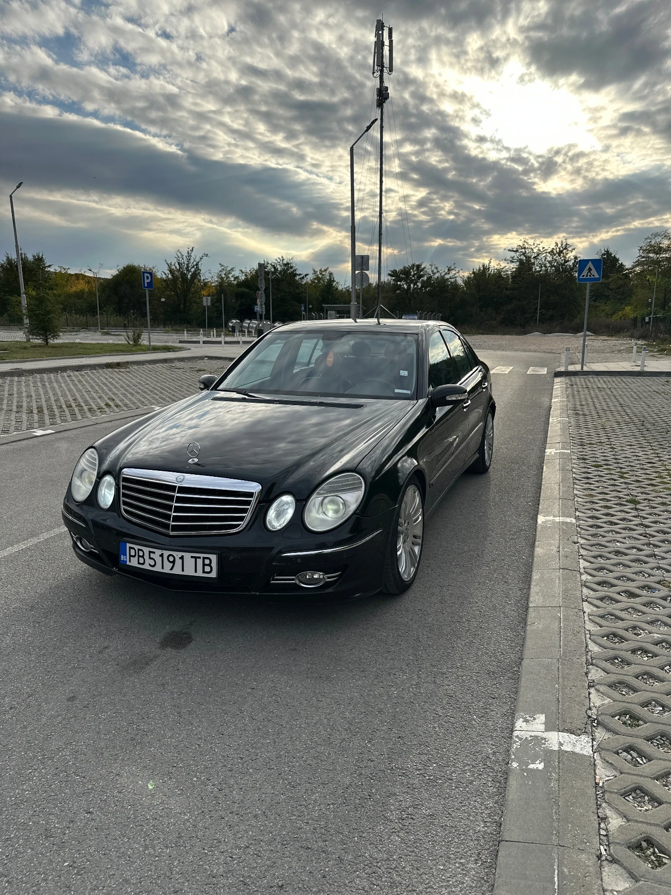 Mercedes-Benz E 320 CDI, снимка 3 - Автомобили и джипове - 54439878