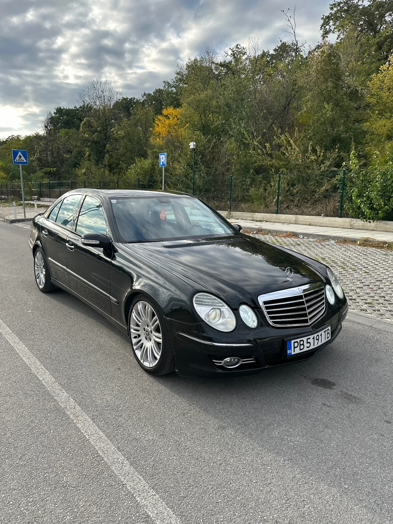 Mercedes-Benz E 320 CDI, снимка 2 - Автомобили и джипове - 54439878