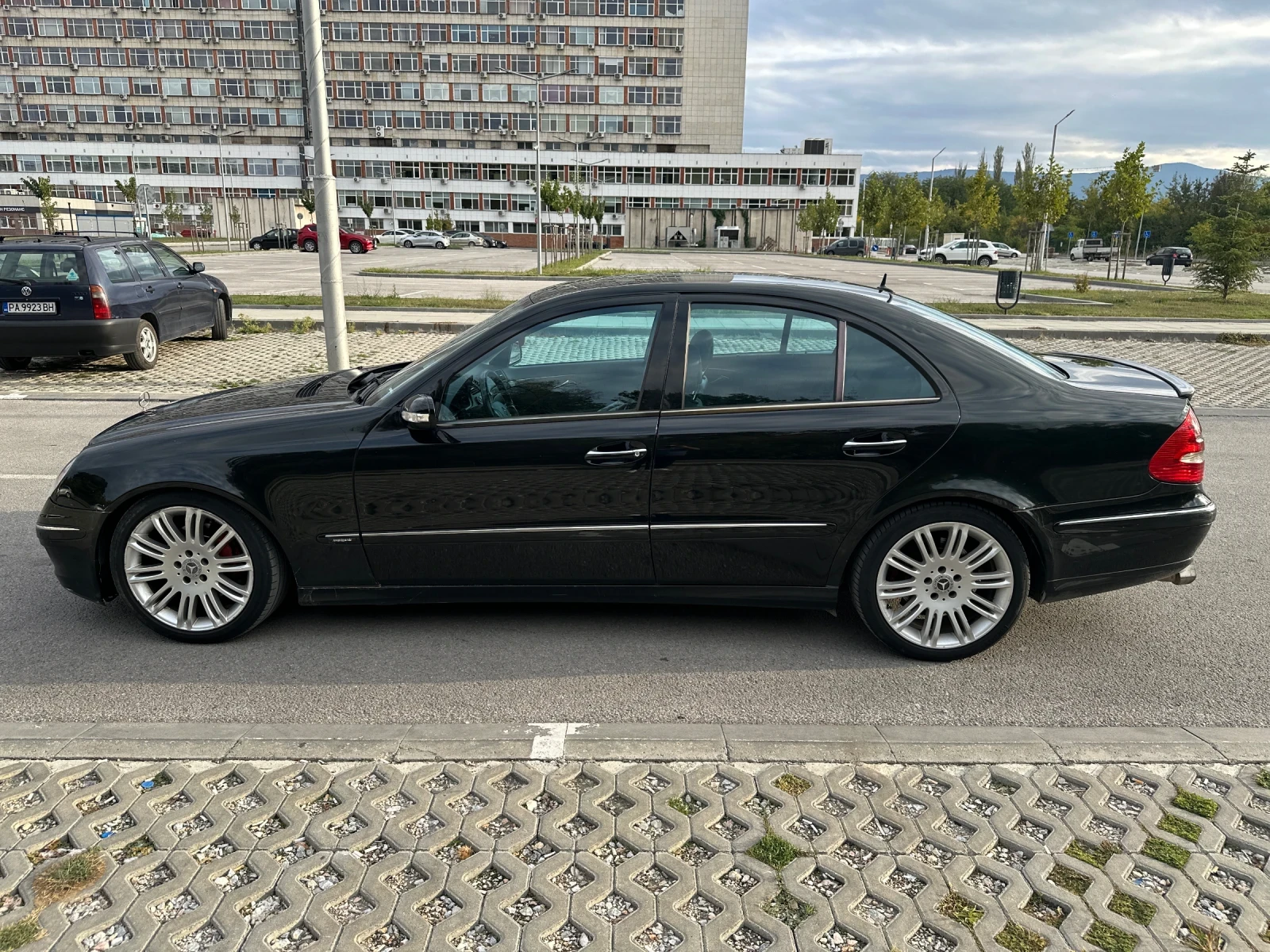 Mercedes-Benz E 320 CDI, снимка 5 - Автомобили и джипове - 54439878