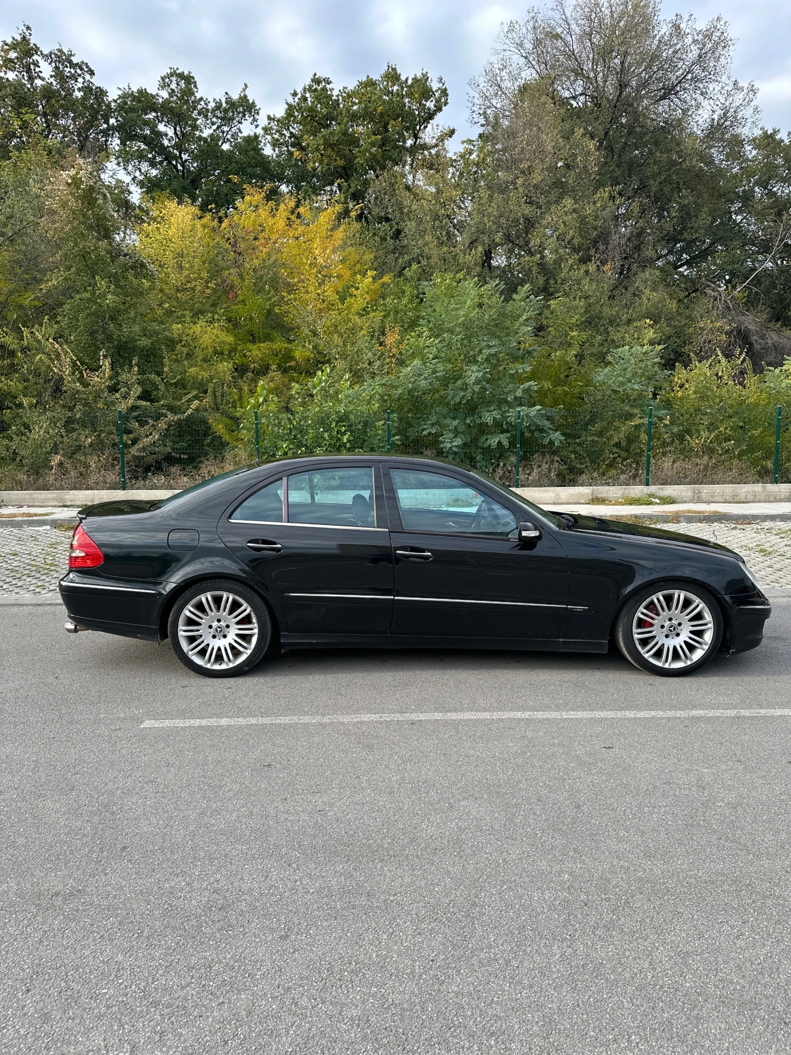 Mercedes-Benz E 320 CDI, снимка 4 - Автомобили и джипове - 54439878