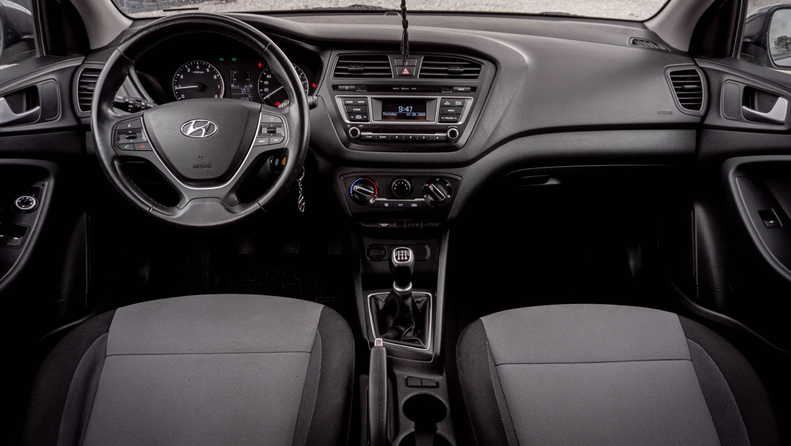 Hyundai I20 1.4 бензин 100к.с.| 100 000км от Хюндай!, снимка 8 - Автомобили и джипове - 54448509