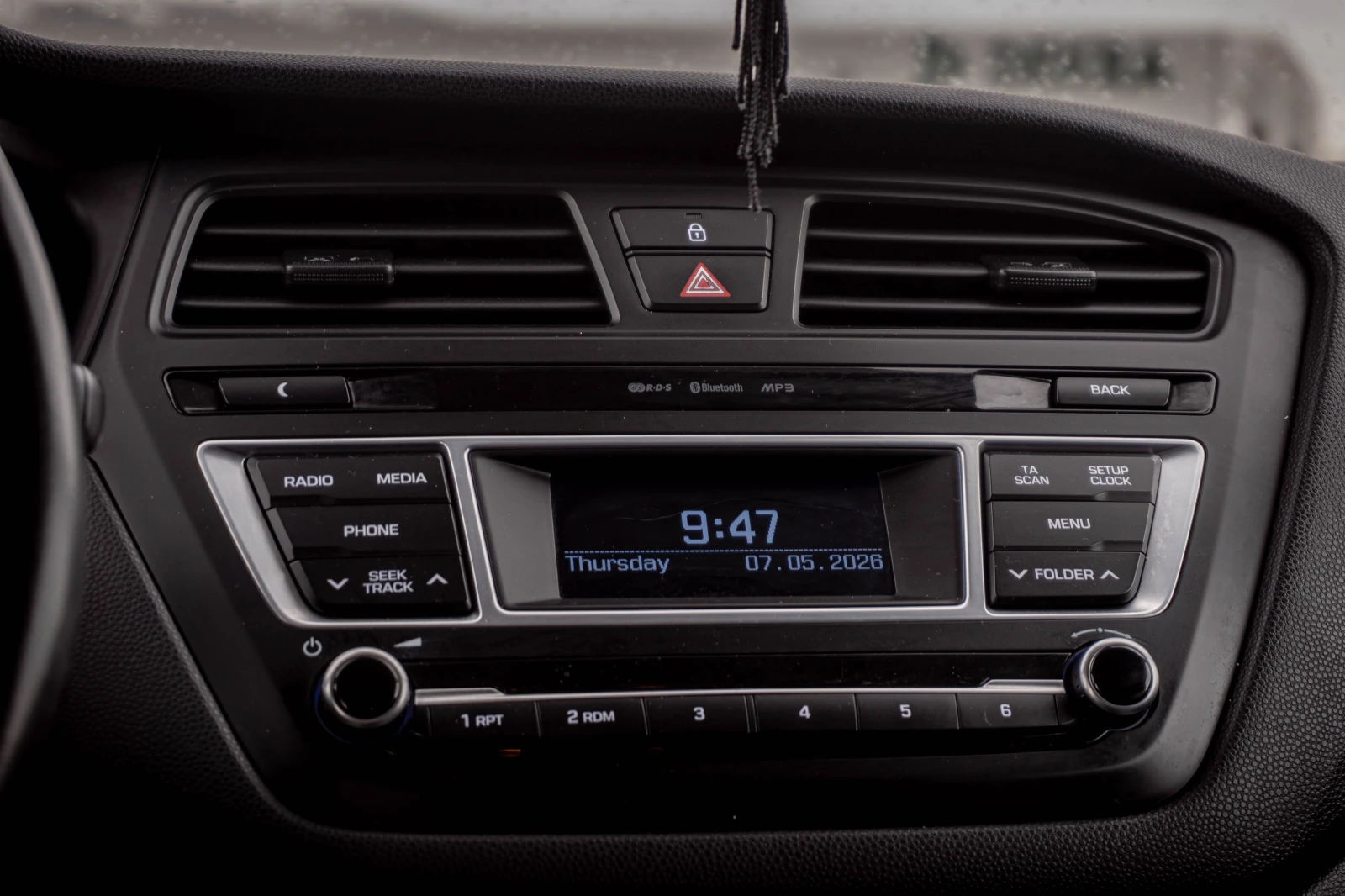 Hyundai I20 1.4 бензин 100к.с.| 100 000км от Хюндай!, снимка 10 - Автомобили и джипове - 54448509