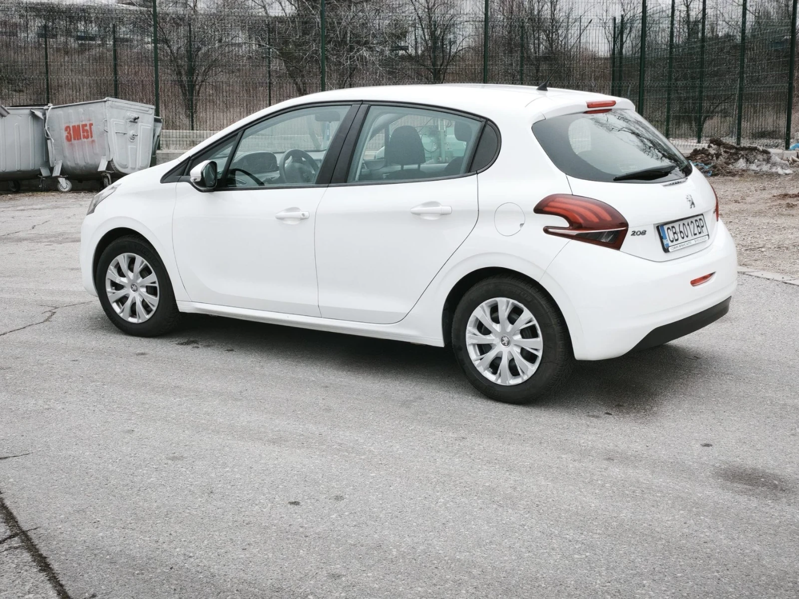 Peugeot 208 ЛИЧЕН автомобил, снимка 3 - Автомобили и джипове - 54623757