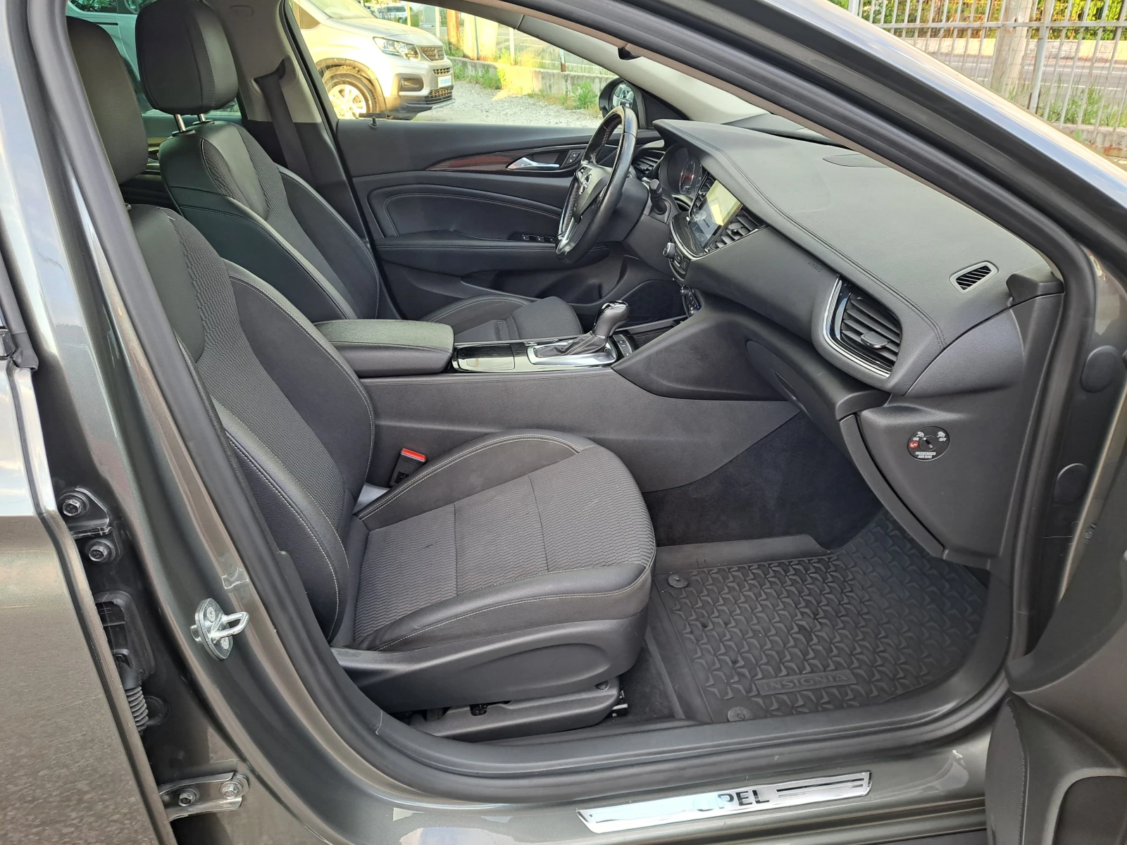 Opel Insignia 1.5T GRAND SPORT-FUL EKSTRI, снимка 10 - Автомобили и джипове - 54663563