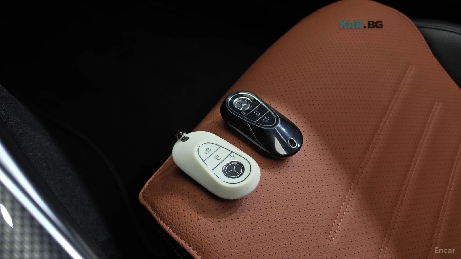 Mercedes-Benz C 300 4MATIC* AMG-LINE* FULL-ASSISTS* PANOROOF* , снимка 15 - Автомобили и джипове - 54854008