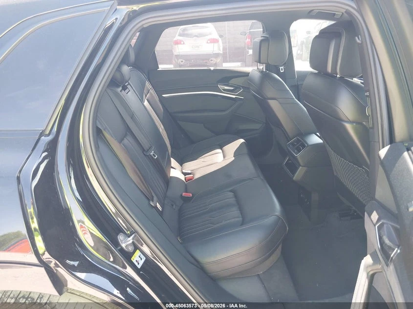Audi E-Tron Premiumwe, снимка 8 - Автомобили и джипове - 54874930