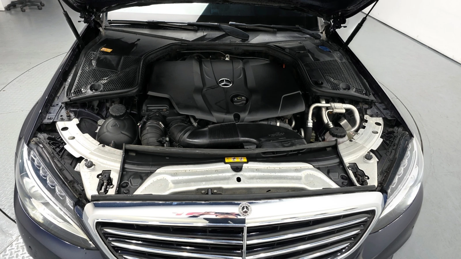 Mercedes-Benz C 220 Exclusive * ПОДГРЕВ * М. Точка * HUD * KAMEPA* ЛЮК, снимка 5 - Автомобили и джипове - 55262931