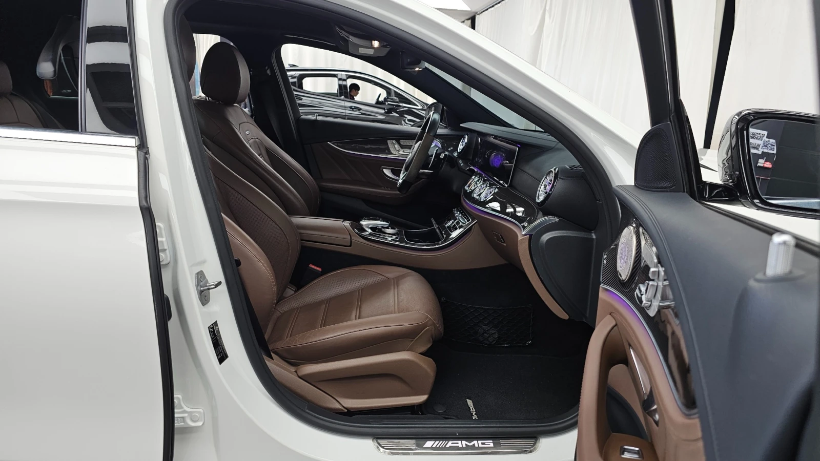 Mercedes-Benz E 63 AMG 4MATIC+ * FULL, снимка 9 - Автомобили и джипове - 55405858
