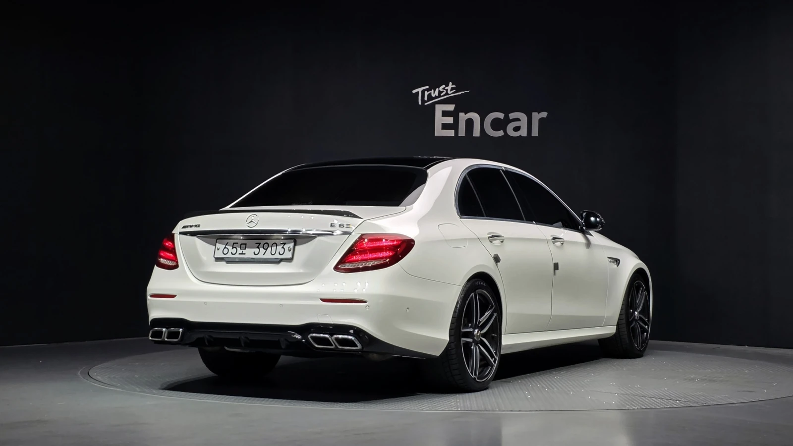 Mercedes-Benz E 63 AMG 4MATIC+ * FULL, снимка 4 - Автомобили и джипове - 55405858