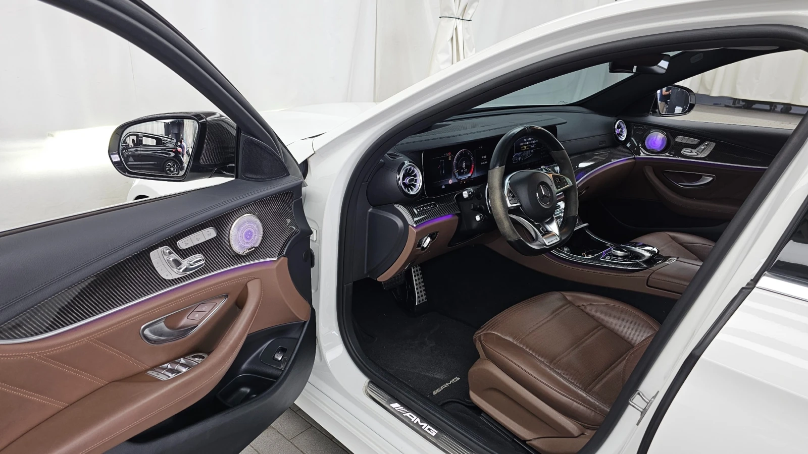 Mercedes-Benz E 63 AMG 4MATIC+ * FULL, снимка 8 - Автомобили и джипове - 55405858
